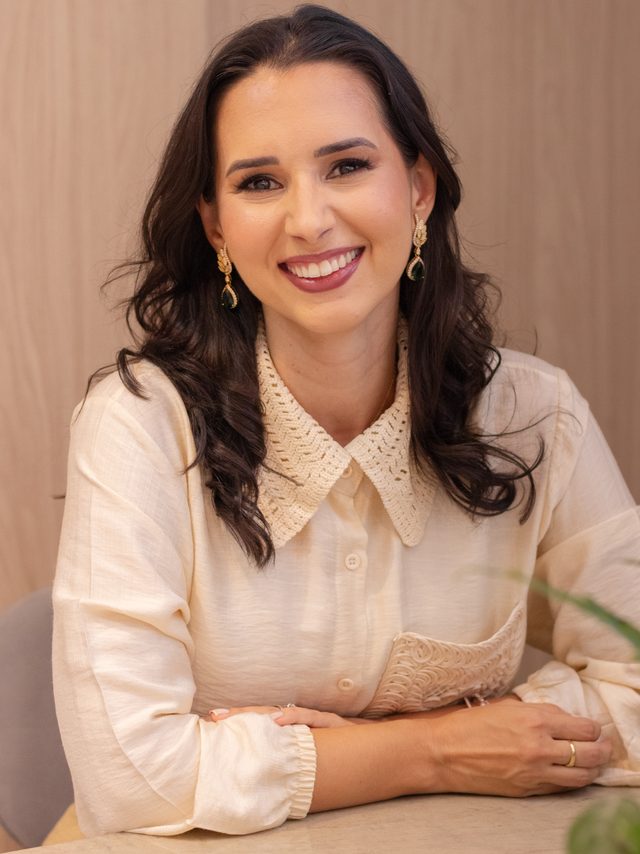 Retrato feminino em ensaio de marca